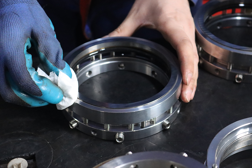 來賓泵用機械密封的安裝使用原則和技術要求